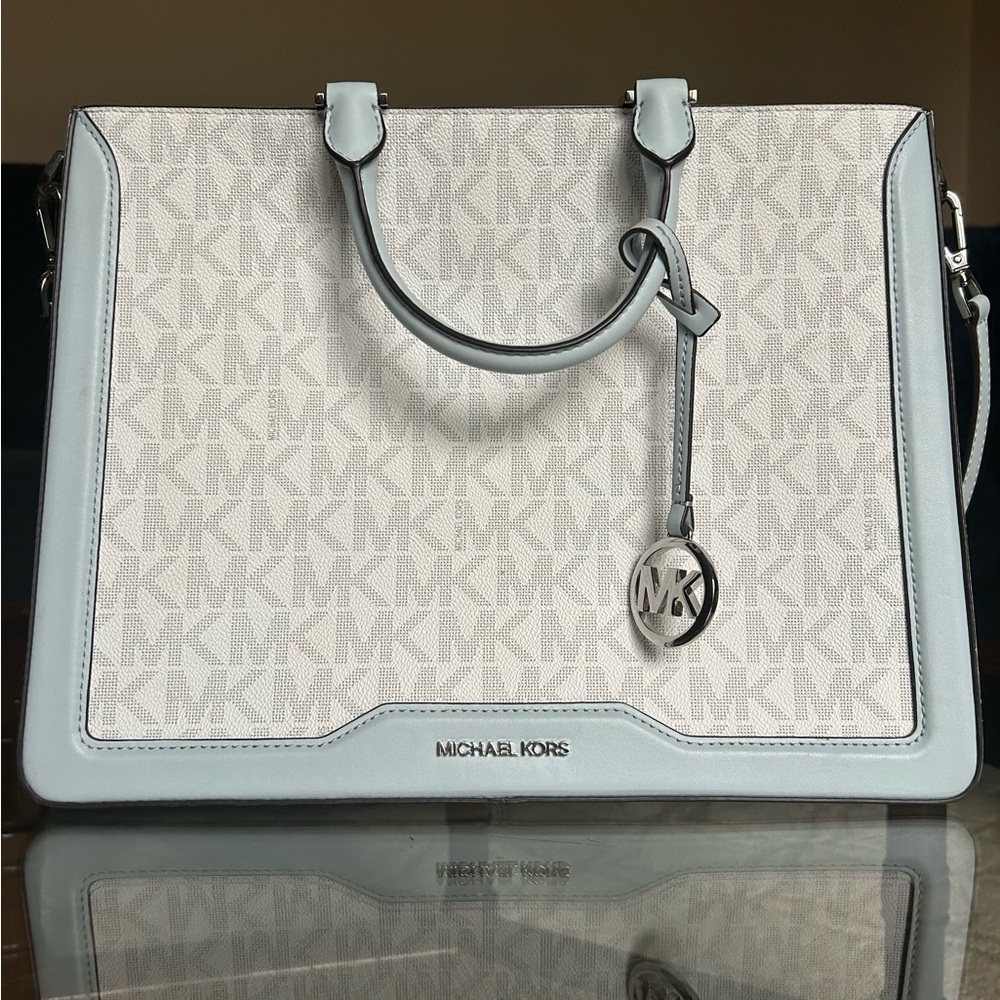 NWT Michael Kors Signature Logo Jessie Large Top Zip Tote in Soft Sky Bag
